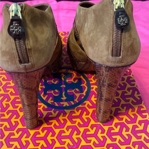 9 1/2 Tory Burch 5 inch heels - Picture 6 of 11